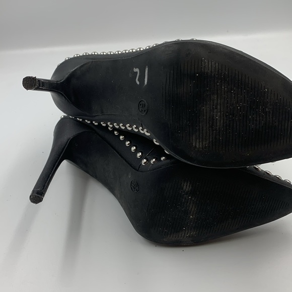 High heel booties. - Picture 4 of 5